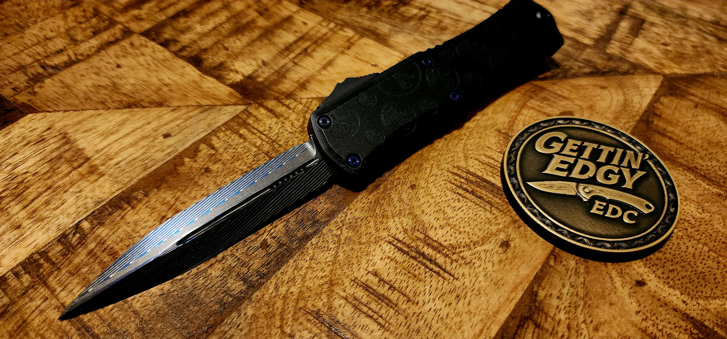 Microtech Hera II Mini Signature Series Vegas Forge “Blued Herringbone” Damascus D/E, “Claw Burst”, Blue Titanium Trim - Pre-owned, Factory Condition