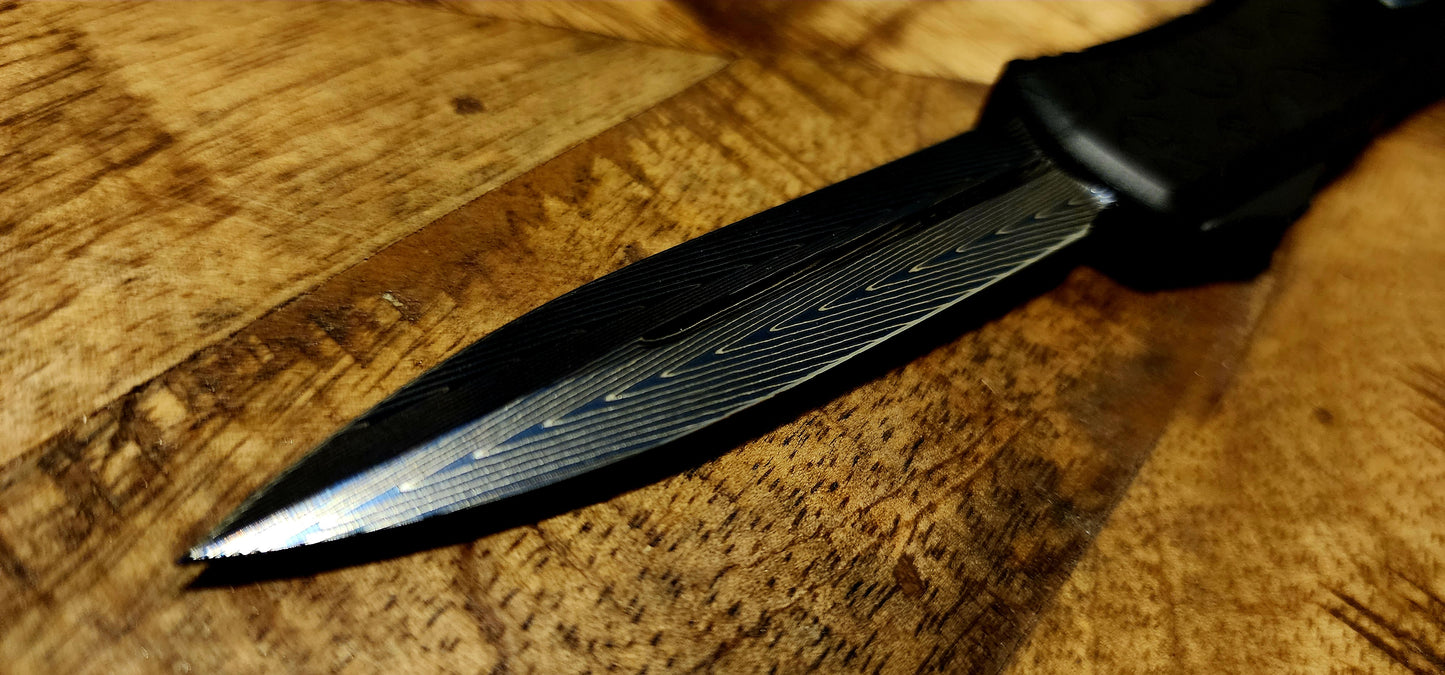 Microtech Hera II Mini Signature Series Vegas Forge “Blued Herringbone” Damascus D/E, “Claw Burst”, Blue Titanium Trim - Pre-owned, Factory Condition