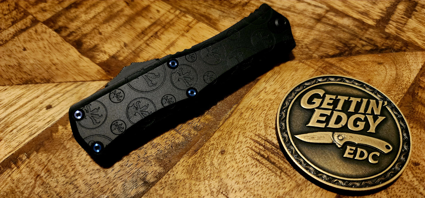 Microtech Hera II Mini Signature Series Vegas Forge “Blued Herringbone” Damascus D/E, “Claw Burst”, Blue Titanium Trim - Pre-owned, Factory Condition